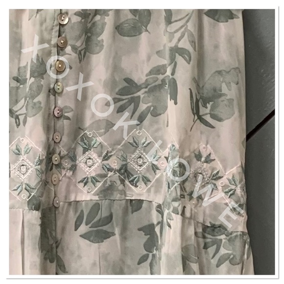 POL Sage & White Sleeveless Tiered Button Front Midi Dress - Picture 8 of 16